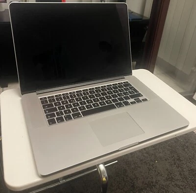 MacBook Pro (Retina, 15-inch, Mid 2014)‎ - Immagine 1 di 2