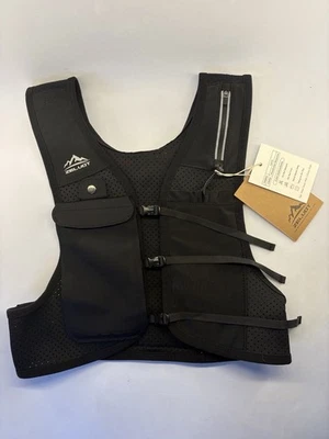 Zelvot Running Vest Adjustable Chest Straps w/Pockets Size XS/Small 25”-35” NWT! - Image 1 of 4