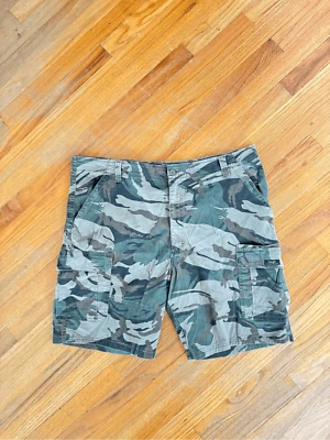 Wrangler Camo Green Brown Cargo Shorts Lightweight Relaxed Fit Men's Size 42 - Image 1 of 4