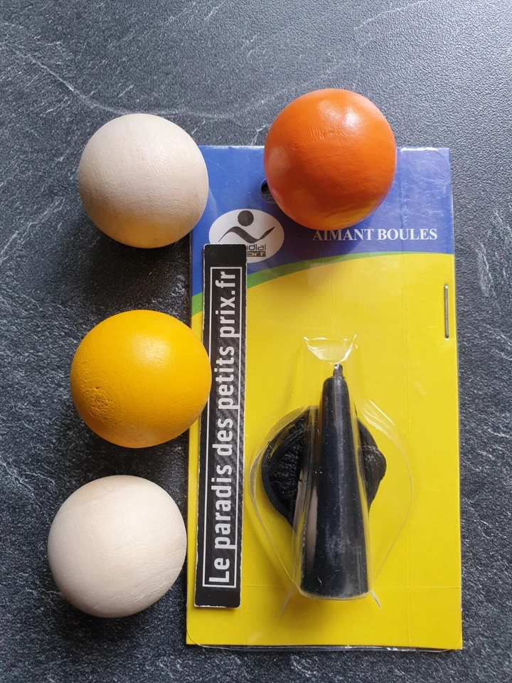 cochonnet de pétanque x 4 , en bois 3 cm environ + 1 aimant ramasse boule - Photo 1/1