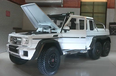 1:24 Mercedes G63 G Class Wagon AMG 6x6 Welly G scale Diecast Model 24061 - Image 1 of 4