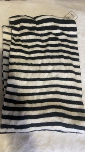 NEU MIT ETIKETT SCHWARZ-WEISSER SCHAL MODE ONE SIZE GESTREIFT - Bild 1 von 3