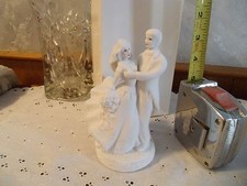 WEDDINGSTAR  WEDDING CAKE TOPPER W HITE   BRIDE & GROOM DANCING 