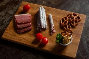 Frühstückbrettchen / Brotzeitbrett / Eichenholzbrett / Küchenbrett aus Bayern - Bild 1 von 4