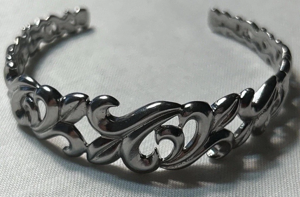 Bracelete de aço inoxidável assinado por Ross-Simons tamanho 7 floral de videira - Imagem 1 de 4