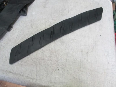 Резиновый заводской чехол для правой подножки 2002 - 2013 Honda FSC 600 серебристое крыло - Изображение 1 из 2