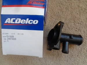GM 24573020 AC DELCO 15-1609 1994 1995 COOLANT WATER OUTLET THERMOSTAT HOUSING - Bild 1 von 4