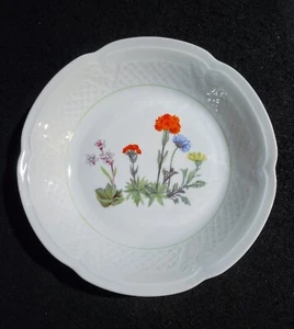 Lourioux 1970s Wildflower 7 1/2" soup bowl - Bild 1 von 3