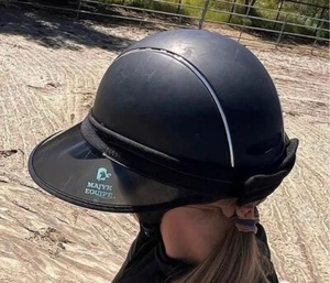 Majyk Equipe Sunvisor with Wind Clip - Picture 1 of 2