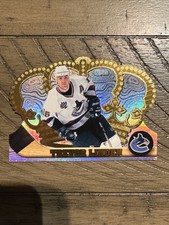 1997-98 Pacific Crown Royale - #135 Trevor Linden