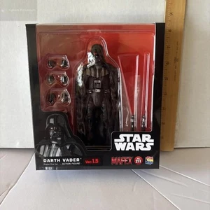 MAFEX Darth Vader Action Figure Ver. 1.5 Star Wars Rogue One Medicom Toy New - Picture 1 of 3