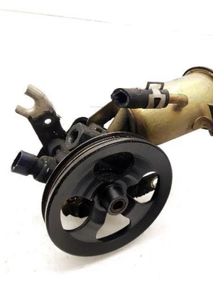 04 05 06 SCION XA Power Steering Pump 44310-52050 - Image 1 of 4