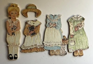 Vintage DOLL BETHANY FARMS piatto in legno ragazza Meghan 4 abiti e 1 cappello - Foto 1 di 7