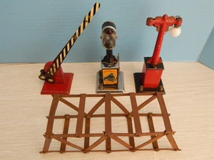 Marx 405, 408, 317 RR Signal Crossing Gate, Trestle Bridge Accessories O Gauge - Picture 1 of 15