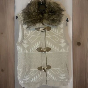 Women's M Beige Sweater Vest Fleece Lined Faux Fur Collar Wooden Buttons - Picture 1 of 4