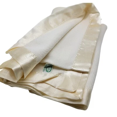 Manta Waffle Térmica Para Todas las Temporadas Baby Gordon Crema Amarillo Borde Satinado 42x60 De Colección Foto 1 de 4