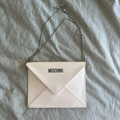 Bolso/bolso de mano Moschino Be Mine blanco sobre Foto 1 de 4