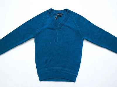 $1170 Suéter TOM FORD Azul Calce Ajustado Tejido con Cable Algodón Grueso Cuello en V Talla Pequeña Foto 1 de 4