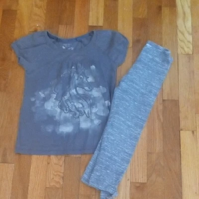 Gray Graphic T-Shirt with unicorn and Leggings Set girl medium - Image 1 of 3