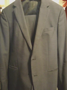 HUGO BOSS Dark Grey Suit 36 R  2-Piece  2 Button - Picture 1 of 5
