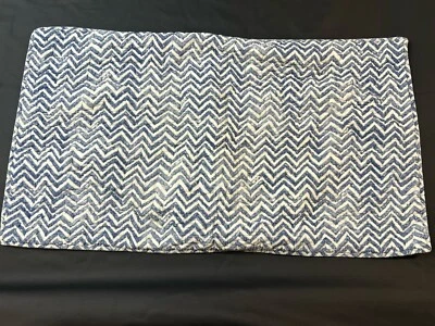 Funda de Almohada Pottery Barn, Azul Chevron Zig Zag Algodón Lumbar 19.5x34.5 Almohada Foto 1 de 4