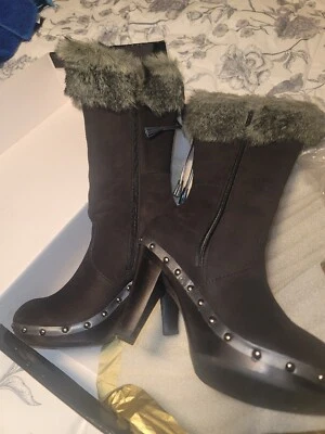 Colin Stuart Gris con Borde Negro Botas de Cuero Gamuza Hasta la Rodilla, 7.5 Foto 1 de 4