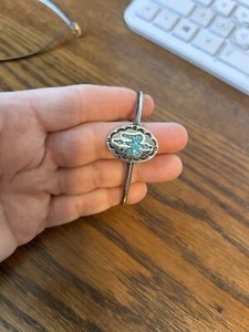VINTAGE BEAUTIFUL SILVER AND TURQUOISE SMALL CUFF BRACELET WITH FREE SHIPPING - Picture 1 of 6