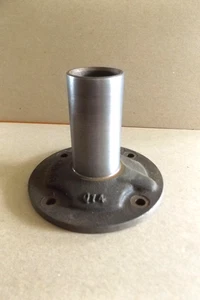 warner T98 4 speed front bearing retainer - Picture 1 of 3
