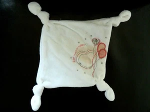 *. DOUDOU PLAT MARQUE ? CARRE LEGER COMME UN BALLON  BLANC COEUR ROSE TTBE - Picture 1 of 6