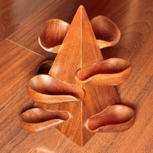 Savinelli 8 Pipe Pyramid Stand/Holder  - Milano Italia - Solid Wood Display - Picture 1 of 3