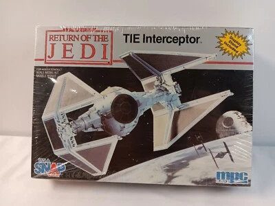 Star Wars Return Of The Jedi TIE Interceptor MPC Snap Model Kit. New - Image 1 of 4