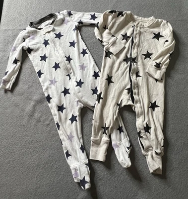 Lote de 2 piezas de durmientes primarios orgánicos de colores 3-6 meses/6-9 meses estrellas blancas Foto 1 de 4