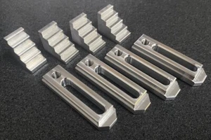 4 Spannpratzen Alu M6 Treppensteinen Spannabsatz , Spanneisen , Fräsen Gravieren - Bild 1 von 1
