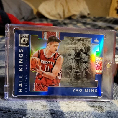 2017 Donruss Optic #20 Yao Ming Hall Kings Blue Holo Prizm /85 Rockets - Image 1 of 3