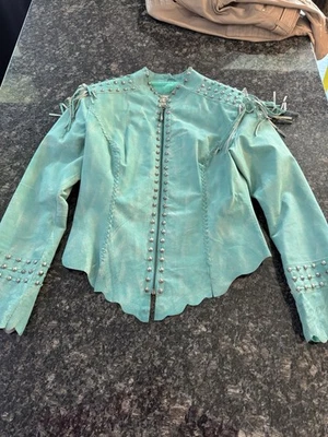 Chaqueta De Colección Cripple Creek Años 90 Azul Turquesa Tachonado Cuero Gamuza Talla Pequeña Foto 1 de 4