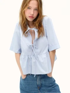 Blusa de popelina H&M azul con lazo delantero talla M nueva con etiquetas - Imagen 1 de 8