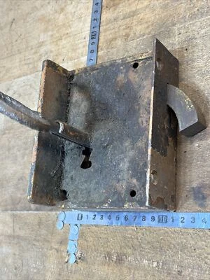 ancienne  serrure de porte  Maison manoir château Presbytère Réf  n° 3 - Photo 1/4