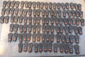 LOT OF 100 OEM CHRYSLER DODGE STANDARD KEY FOB REMOTES  GQ43VT18T 6  BUTTONS - Picture 1 of 5