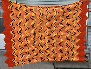 Manta de ganchillo vintage color naranja y marrón Chevron Zig Zag - Imagen 1 de 6