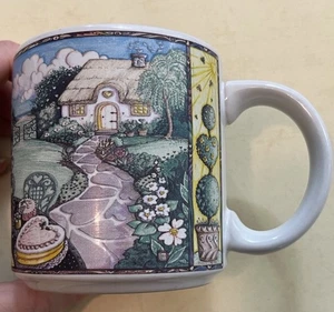Taza de café vintage Hidden Hearts Cottage de Lee Fitzgerrell Smith hecha en Corea - Imagen 1 de 6