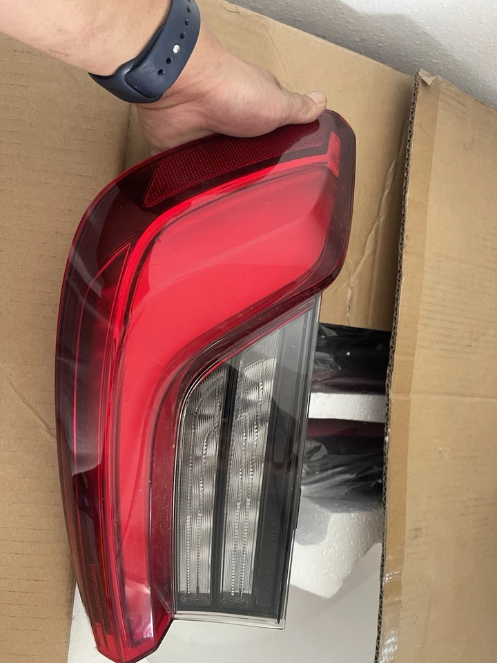 Juego de luces traseras OEM bmw 330i Foto 1 de 4