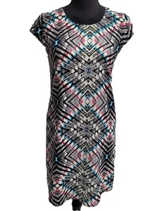 Vestido Xhilaration (XS/TP) Multicolor Geométrico Cuello Redondo Mangas Gorra Poliéster - Imagen 1 de 5