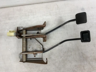 Jeep TJ Wrangler OEM Brake Clutch Pedal Manual Trans 2003 2004 2005 2006 052944 - Image 1 of 4