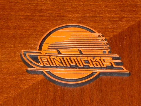 VANCOUVER CANUCKS Vintage ORANGE NHL RUBBER Hockey FRIDGE MAGNET Standings Board Cover