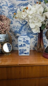 Vase en Bleu de Hué forme Rectangulaire Décor de Paysage Vietnamien XXème - Bild 1 von 11