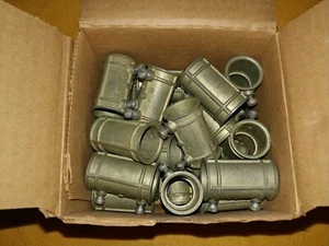 31-241DC - 3/4" Diecast Emt Set/Screw Coupling Bridgeport box of 25 - Picture 1 of 3