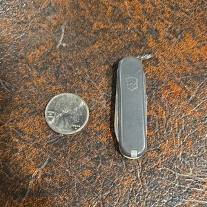 Victorinox Classic SD Swiss Army Knife 58mm, Grey, Great Condition - Picture 1 of 2
