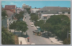 Worlds Famous Bay Street, Nassau In The Bahamas, Vintage Post Card. - Picture 1 of 2