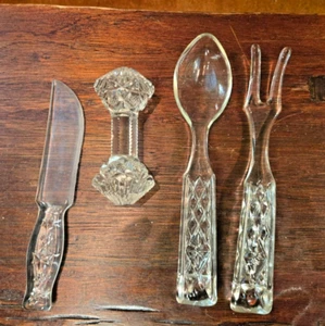 4 glass / Chrystal serving pieces, worlds fair glass knife, knife rest - Picture 1 of 4