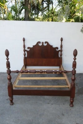 Early 1900s Mahogany Full Size Poster Pineapple Finial Bed 5895A - Image 1 of 4